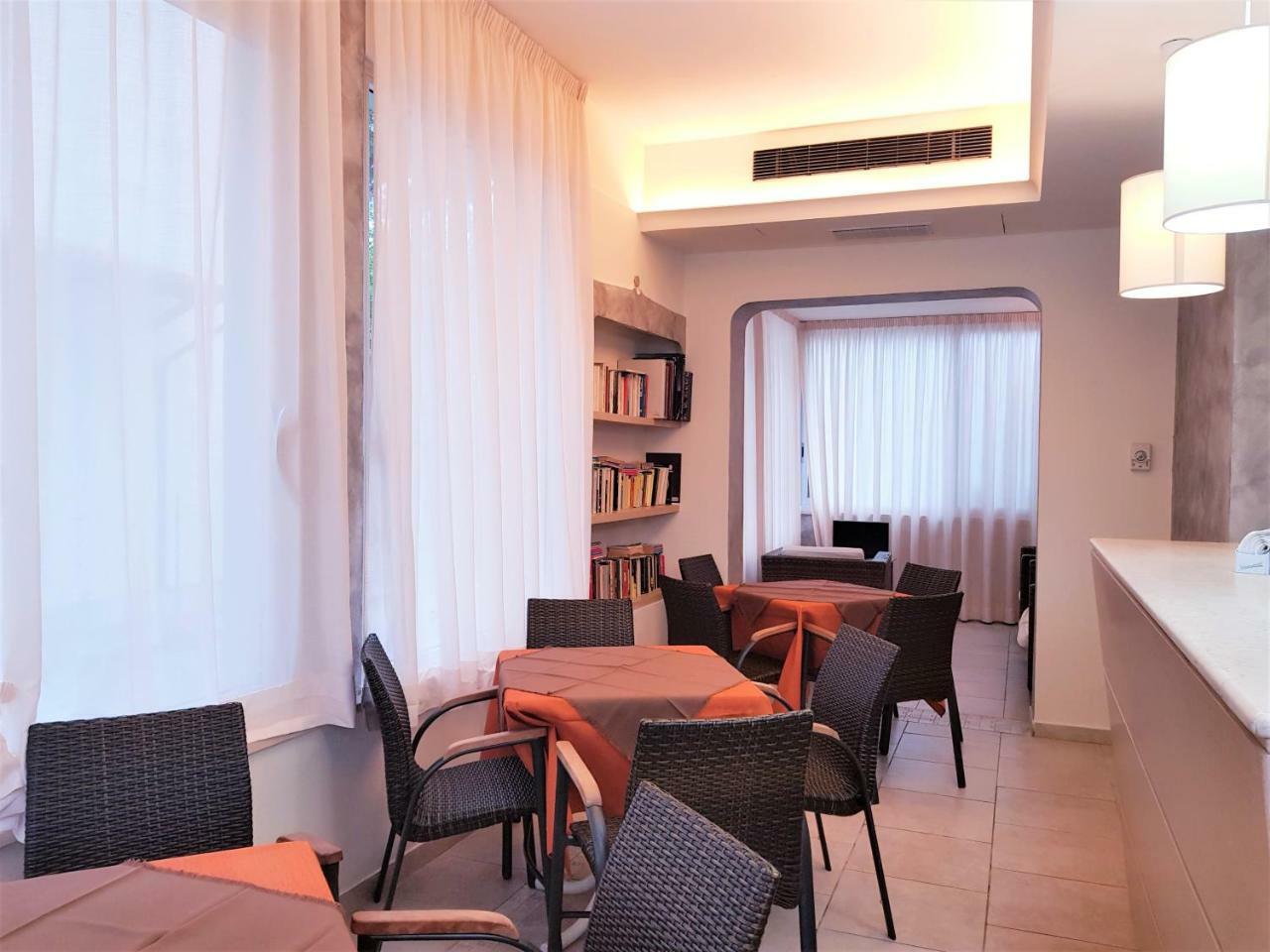Hotel King Cesenatico Exterior photo